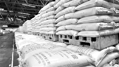 春耕時節訪磷肥 破解“用的喊貴、賣的喊虧”市場困局