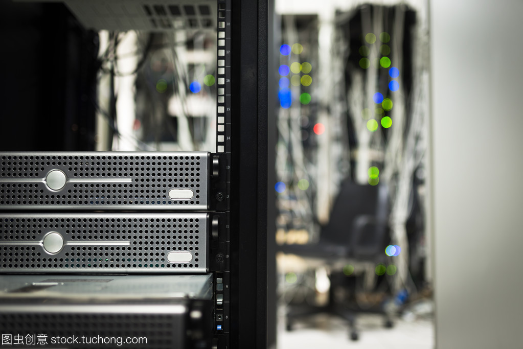 在國內(nèi)室數(shù)據(jù)存儲服務器